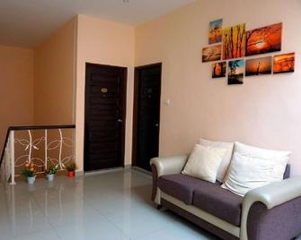 Tropical Villa Kuantan - Kuantan - Sala de estar