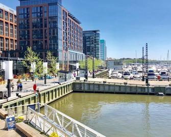 Stunning Townhouse steps from the Wharf with private parking - Washington D. C. - Vista del exterior