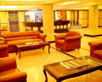 Hotel Yasodha Towers - Hosūr - Lounge