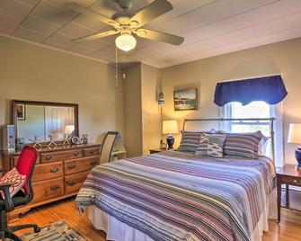 Nautical Lubec Cottage with Fire Pit and Grill! - Lubec - Bedroom