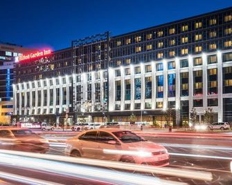 Hilton Garden Inn Astana - אסטנה - בניין