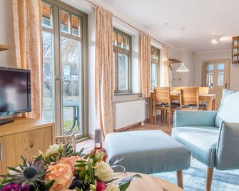 Ferienhaussiedlung Strandperlen Buchenhof 2d (Typ I) - Wustrow (Darss) - Living room