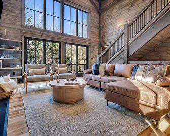 85in Tv | Hottub | Hugedeck | Gameroom | Playhouse - Bethel - Salon