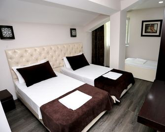 Hotel Town House - Tirana - Makuuhuone