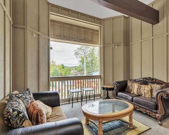 Grand Wood Suites - 3rd Floor Front Side Penthouse Suite 302 - Nashville - Sala de estar