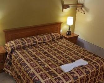 Luxury Inn - Absecon - Bedroom