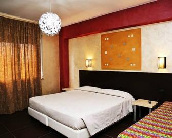Hotel Miramonti - Gangi - Camera da letto