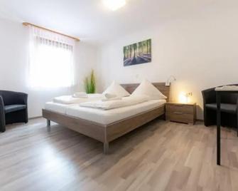 Hotel Gasthof Stern - Obernheim - Schlafzimmer