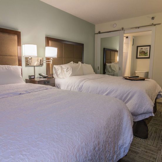 Bedroom view of Hampton Inn Winchester-University/Mall Area