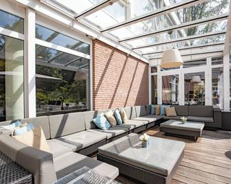 Tranquil Stay with Free Parking, Outdoor Terrace and Biking Adventures - Amersfoort - Lounge