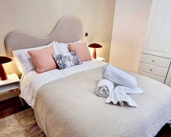 La Casona del Cardenal Apto1 - Alcalá de Henares - Sypialnia