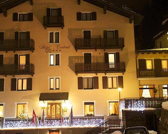 Centrale - Courmayeur - Building