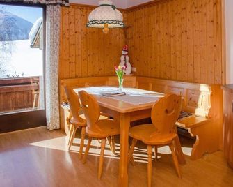 Holiday home II 'Evening' / 2 bedrooms / shower, WC - Biohof Gschwandt - Rossleiten - Eetruimte