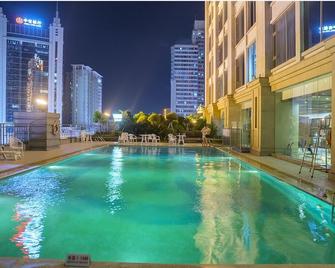 Miraton Hotel - Dongguan - Zwembad