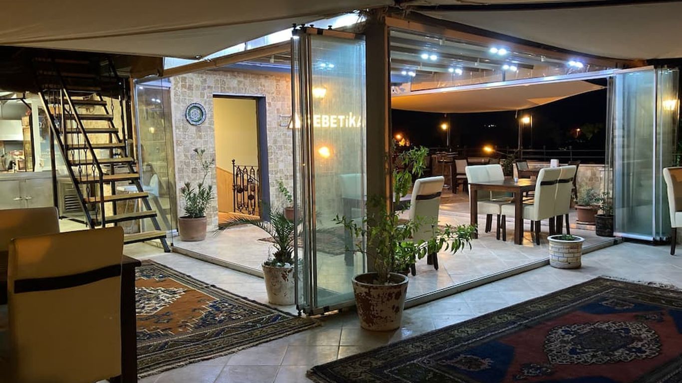 Rebetika Hotel & bistro