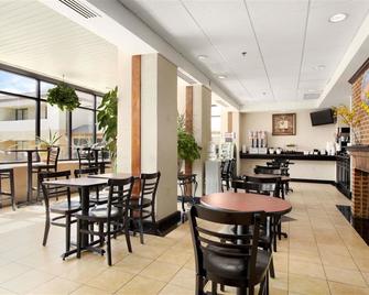 Inn and Suites at Fort Gregg-Adams - Prince George - Restaurant