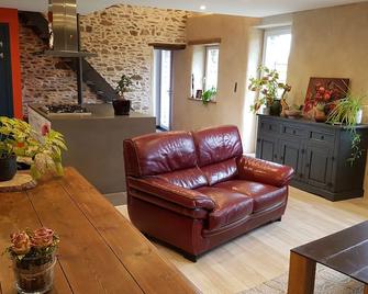 Quiet gite between land and sea near Paimpol. - Pleudaniel - Sala de estar