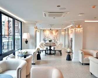 Chateau Du Village Patong - Patong - Lounge