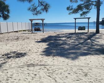 Historic Gwaltney House-Cottage At St Andrew's Bay - Panama City - Beach