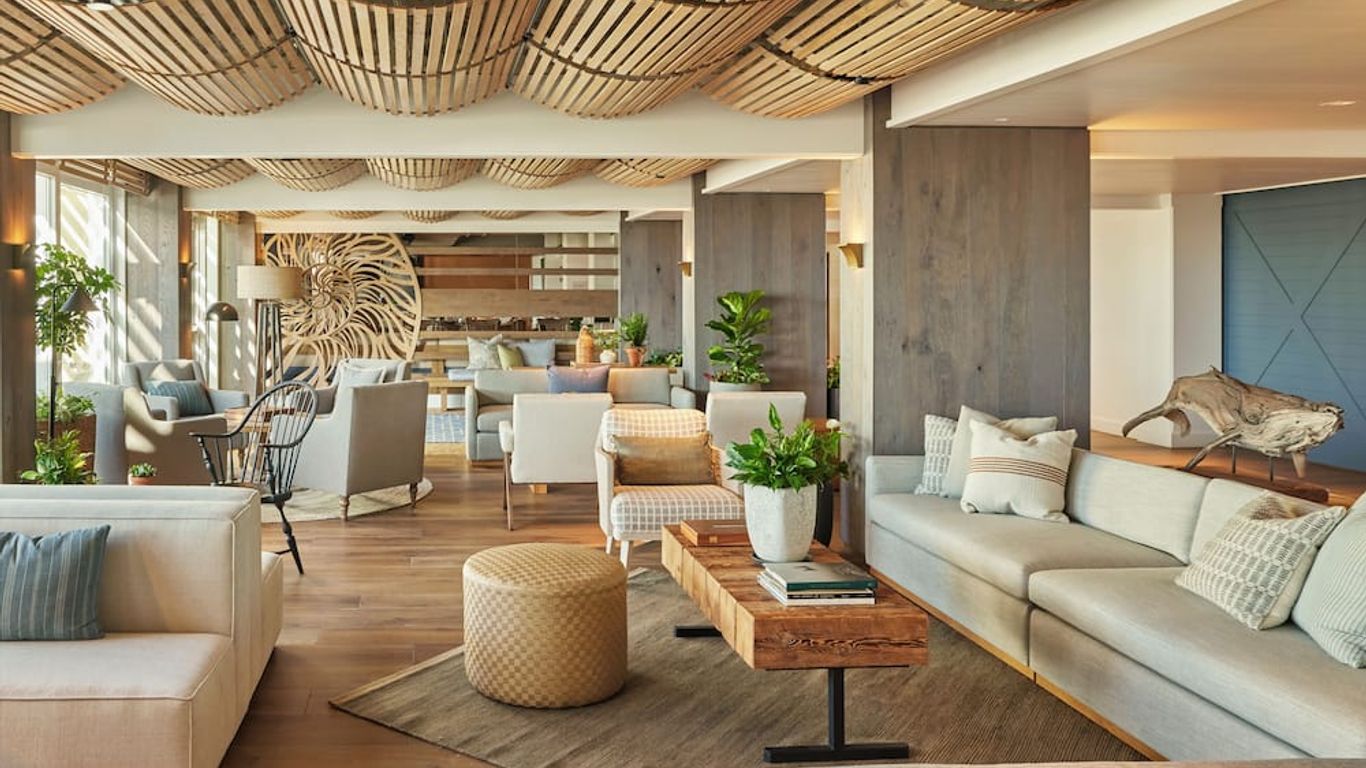 Newport Harbor Island Resort