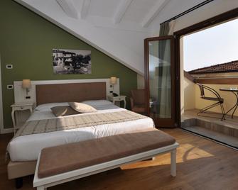 Hotel Garni Corona - Menaggio - Bedroom