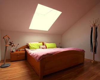 Fantastic new 3-room.-Fholiday- o. Company apartment on the edge of the Alps - Kolbermoor - Habitación