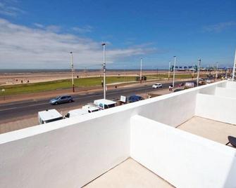 Royal Carlton Hotel - Blackpool - Balcón