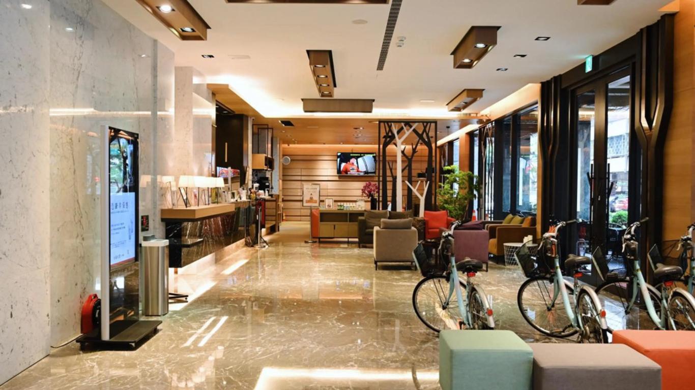 Gogo Hotel
