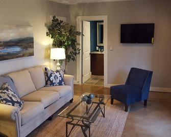 Across From Bart, New Construction1 Bd/1ba-Private - Berkeley - Wohnzimmer