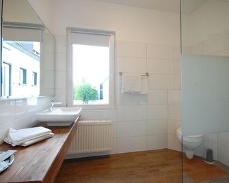 Hotel Haus Isenburg - Neu Isenburg - Ванна кімната