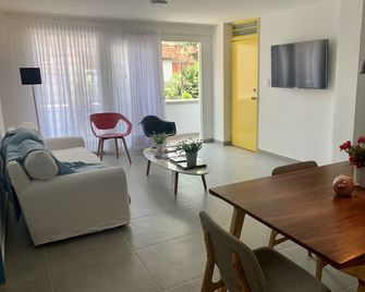 Apartamento con todo nuevo Home Aris - Medellín - Living room