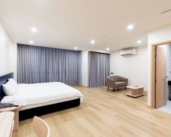 CA Hotel and Residence (SHA Plus+) - Ratsada - Habitación