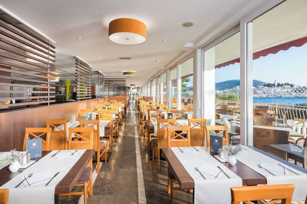 Hotel Zora - פרימוסטן - מסעדה