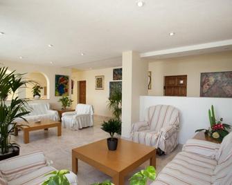 Apartamentos Pinos Altos - Pollença - Salon