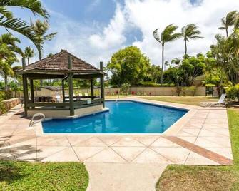 Surf and Golf Condo - Beach, Golf Course Views! - Kahuku - Pool
