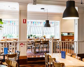 Bridgeview Hotel Willoughby - Willoughby - Restaurante