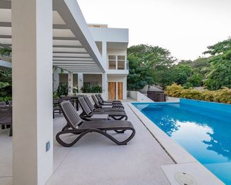 Private Rooftop Pool - Steps to La Bocana Beach - Tangolunda - Piscina