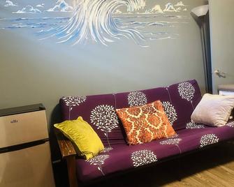 Rainbow Hale, unit 2 - Hilo - Living room