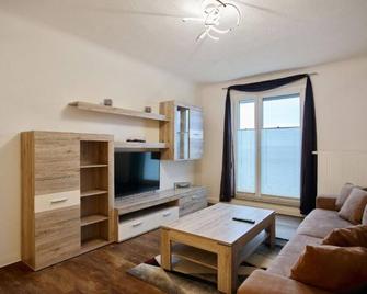 Gäste- und Ferienwohnung in der Sportstadt Riesa - Riesa - Wohnzimmer