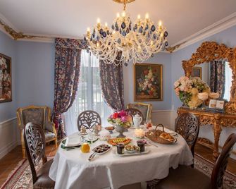 La Rose de Ducey, Romantic room 'La Rose Féérique' in the bay of Mt St Michel - Ducey-Les Chéris - Salle à manger