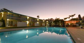 Golden Host Resort Sarasota - סראסוטה - בריכה