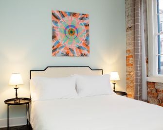 Bischoff Inn - Former 1870 Furniture Factory Now 5 Room Boutique Hotel - Tamaqua - Slaapkamer