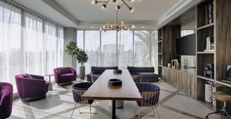Comfort Inn and Suites Miami International Airport - Miami Springs - Lobby