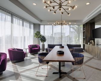 Comfort Inn and Suites Miami International Airport - Miami Springs - Lobby