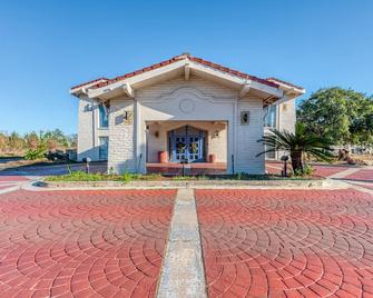 Quality Inn Nacogdoches Near University - Nacogdoches - Building