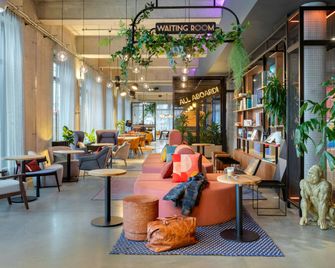 موكسي برلين أوستبانهوف - برلين - ردهة