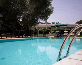 Hotel Vicario - Carovigno - Zwembad