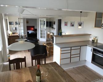 Bondegårdsidyl på Bornholm - Svaneke - Comedor