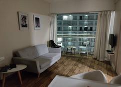 5 star service apartment opp airport - คุชราต - ห้องนั่งเล่น