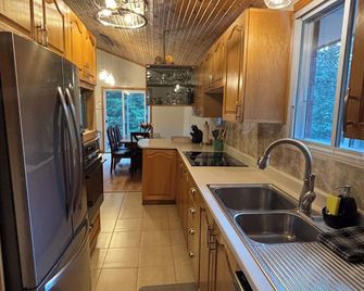 Lake Archambault Waterfront Spa Billiard Ski Games - Saint-Donat-de-Montcalm - Kitchen